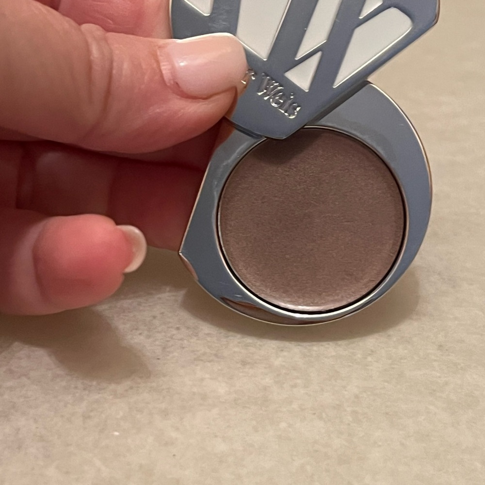 New, KJAER WEIS EYE SHADOW GORGEOUS 0.05 fl.oz BOXED. Made in Italy. - Picture 2 of 6